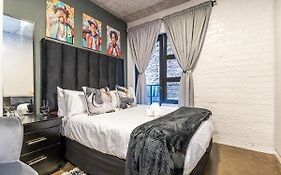 Cosy 103 City Building Apartment In Maboneng, With Free Wifi
